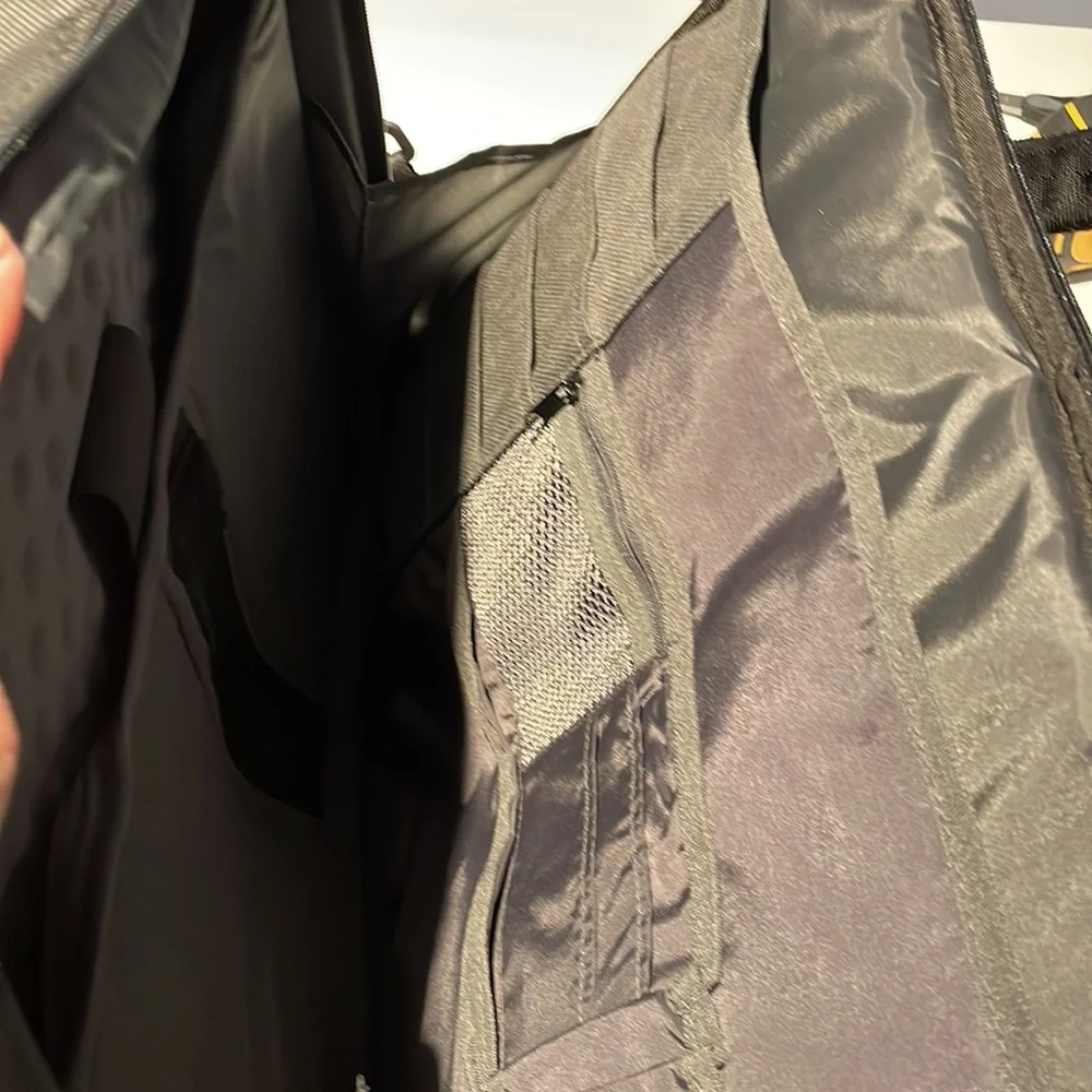 Dell black ballistic nylon briefcase/laptop bag. GUC.
